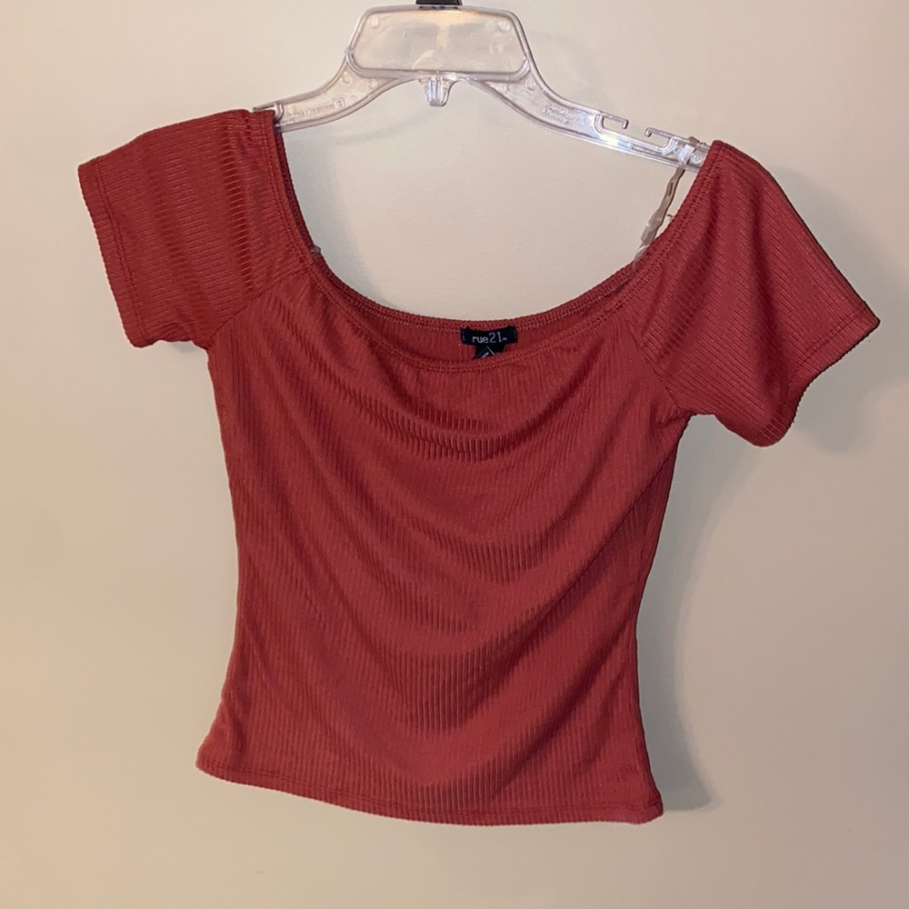Ribbed off the shoulder top.